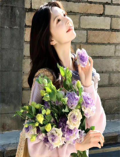 轮流和两个男人一起很容易染病吗_美女无遮盖高清图片